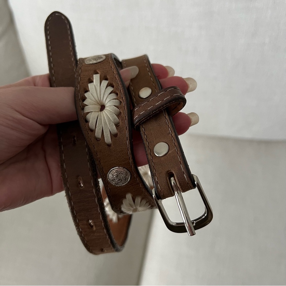 Women's Brown Skinny Western Belt Size 28 Leather Floral Studs Silver Buckle